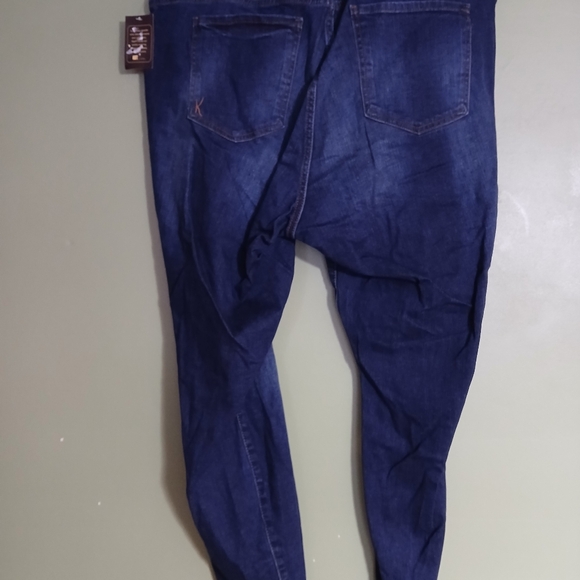 KUT From the Kloth Woman CARLO Ankle Skinny Raw Hem Plus Size Jeans Size: 18 - Picture 10 of 14
